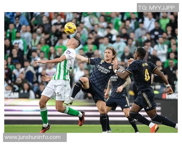 瓦伦西亚主场再败，欧冠席位岌岌可危球队面临保级威胁